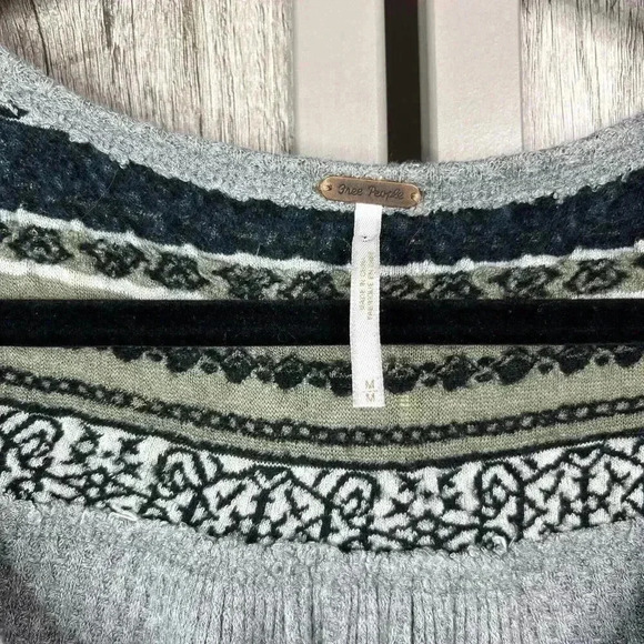 Free People Thermal Top Gray Color V Neckline Oversized Long Sleeves - Picture 2 of 6